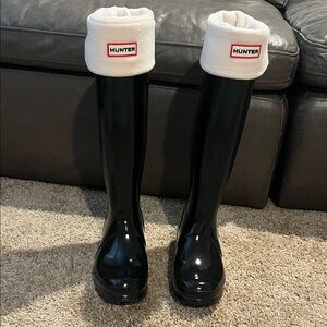 Hunter Glossy Black Boots with Soft Cream Tops